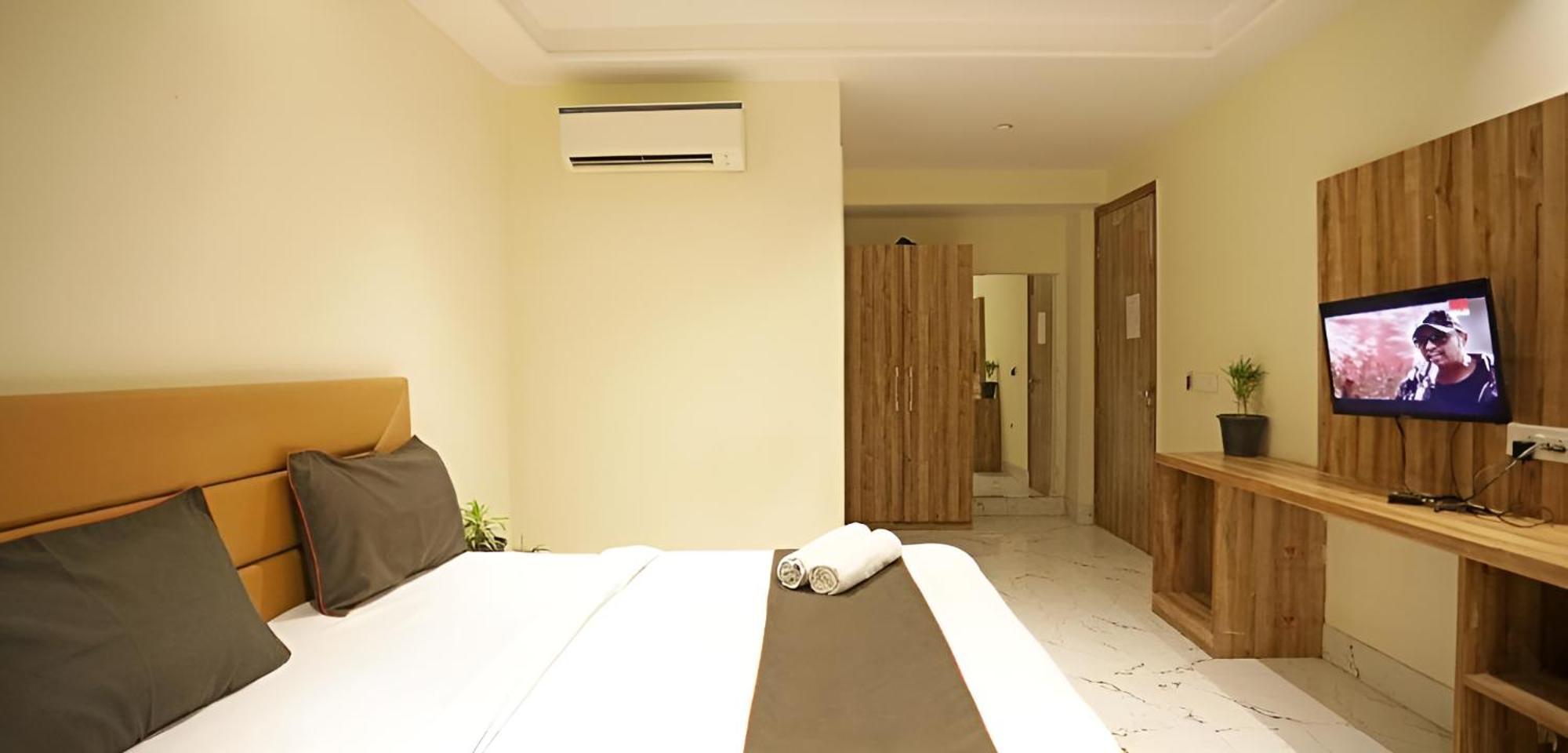 Goodluck House Near Terminal 3 Igi Airport Hotell New Delhi Exteriör bild