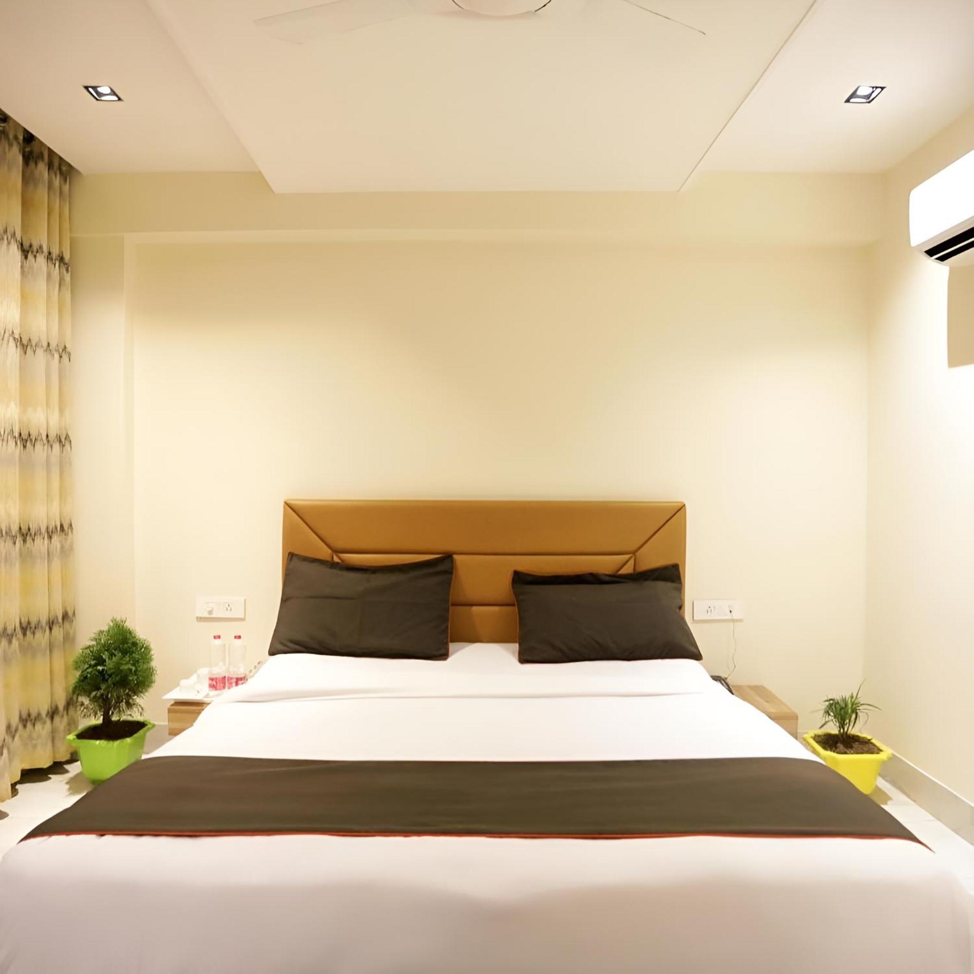Goodluck House Near Terminal 3 Igi Airport Hotell New Delhi Exteriör bild