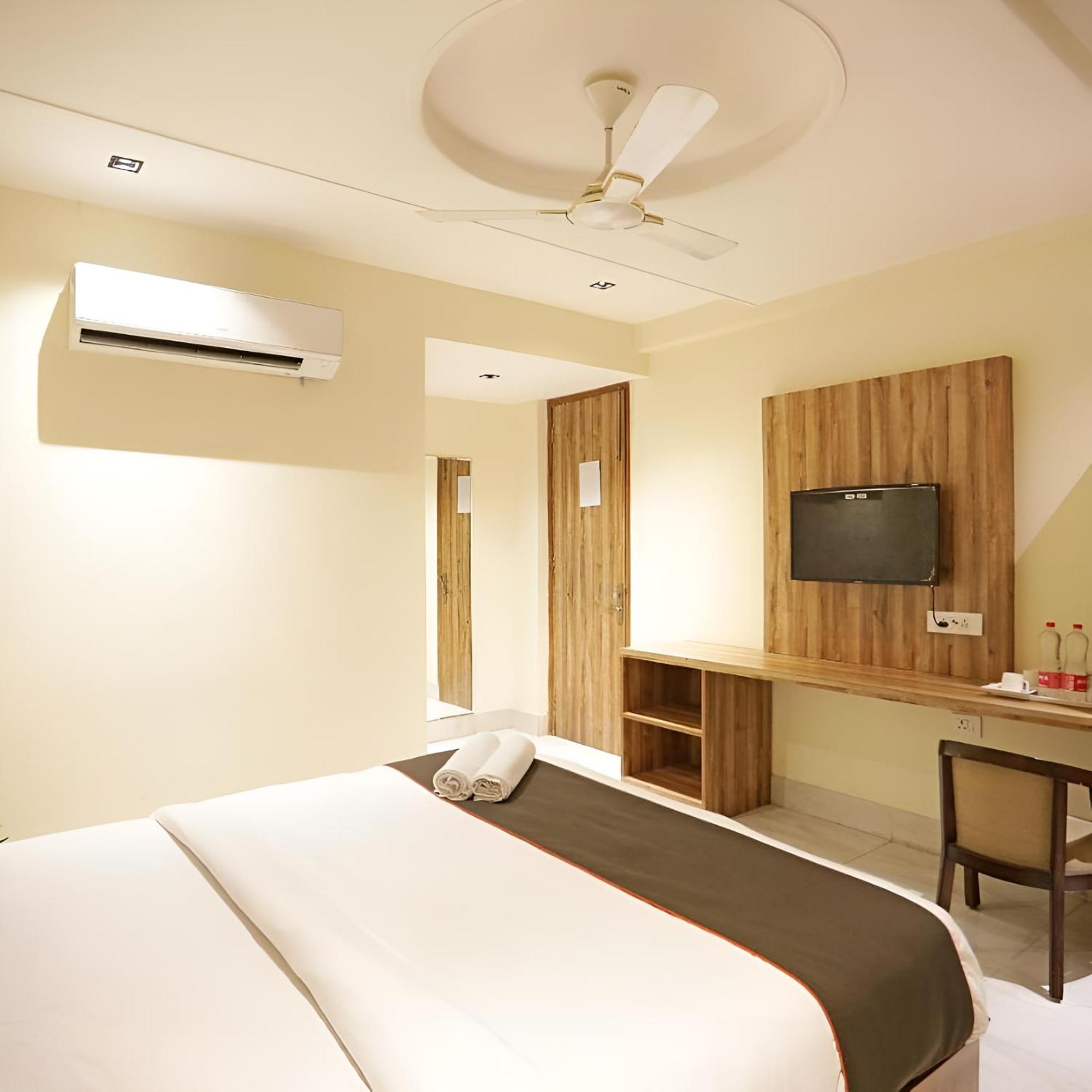Goodluck House Near Terminal 3 Igi Airport Hotell New Delhi Exteriör bild